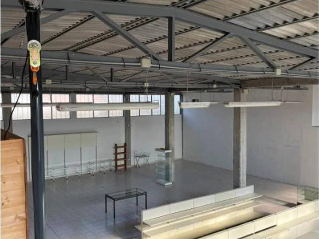 Locale Commerciale in affitto a Gorgo, San Benedetto Po