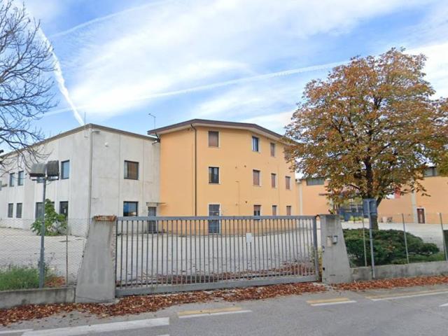 Locale Commerciale in affitto a San Biagio Di Callalta, Veneto