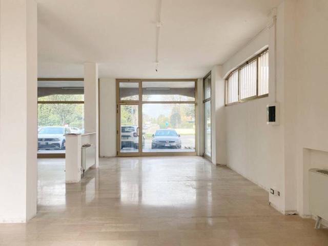 Locale Commerciale in affitto a San Biagio Di Callalta, Veneto