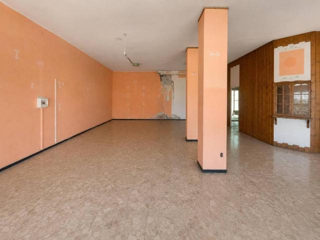 Locale Commerciale in affitto a San Bonifacio, Veneto