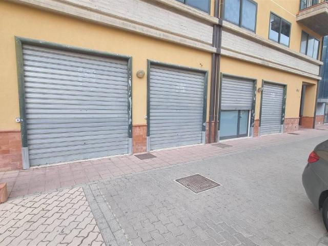 Locale Commerciale in affitto a San Cataldo, Sicilia