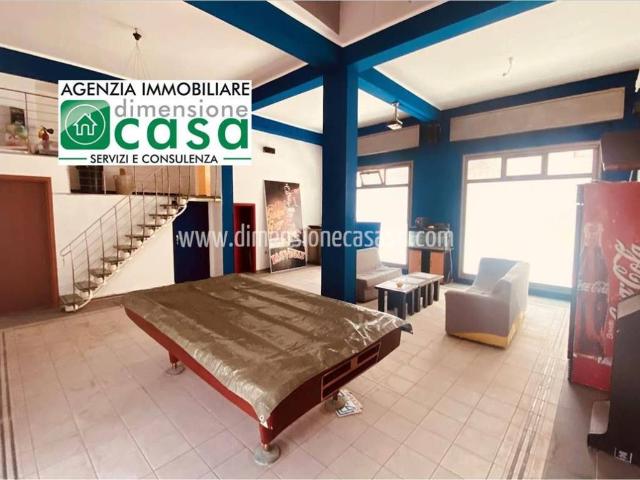 Locale Commerciale in affitto a San Cataldo
