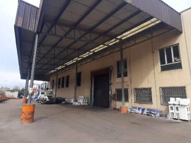 Locale Commerciale in affitto a Unione dei comuni del Sorbara, San Cesario Sul Panaro