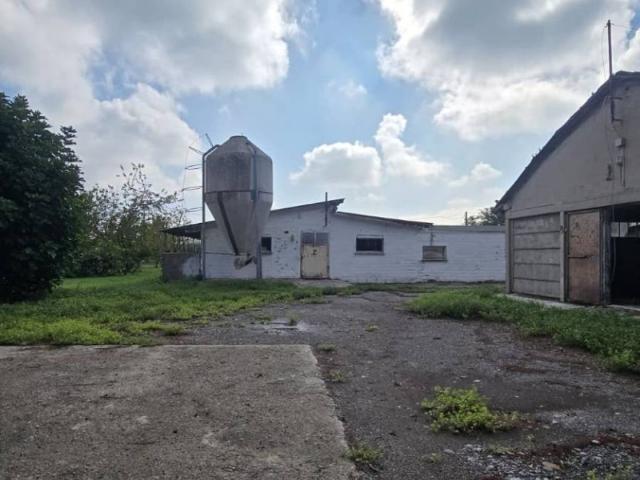 Locale Commerciale in affitto a San Bernardino, San Cesario sul Panaro