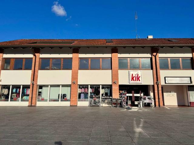 Locale Commerciale in affitto a San Daniele Del Friuli, Friuli-Venezia Giulia
