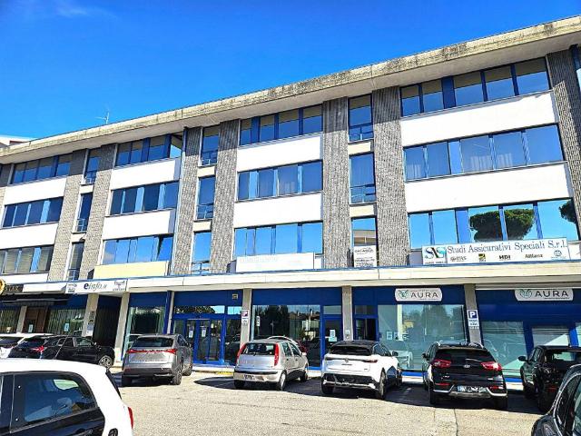 Locale Commerciale in affitto a San Donà Di Piave, Veneto