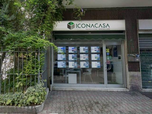 Locale Commerciale in affitto a Triulzo, San Donato Milanese