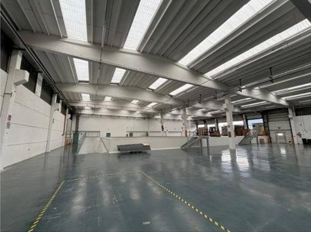 Locale Commerciale in affitto a Triulzo, San Donato Milanese