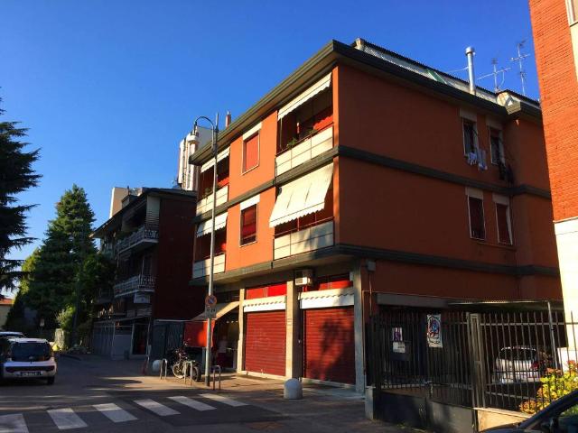 Locale Commerciale in affitto a Triulzo, San Donato Milanese