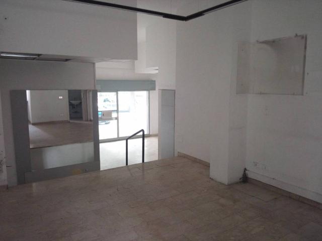 Locale Commerciale in affitto a Certosa di San Donato, San Donato Milanese