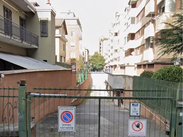 Locale Commerciale in affitto a Triulzo, San Donato Milanese