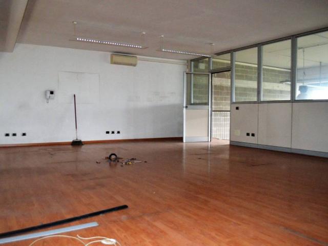 Locale Commerciale in affitto a Triulzo, San Donato Milanese