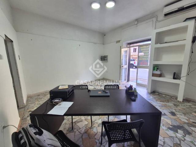 Locale Commerciale in affitto a Cancello Scalo, San Felice A Cancello