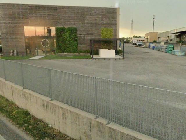Locale Commerciale in affitto a San Fior, Veneto