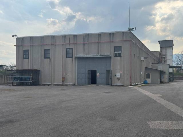 Locale Commerciale in affitto a San Gennaro Vesuviano, Campania