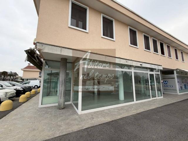 Locale Commerciale in affitto a San Giorgio In Bosco, Veneto