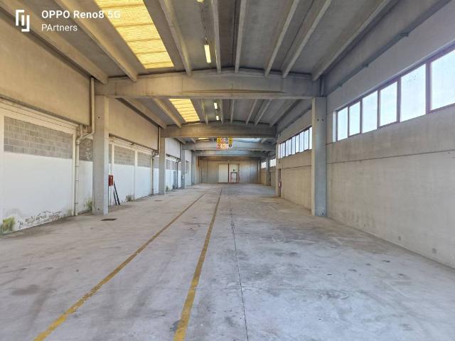 Locale Commerciale in affitto a San Giovanni Al Natisone, Friuli-Venezia Giulia