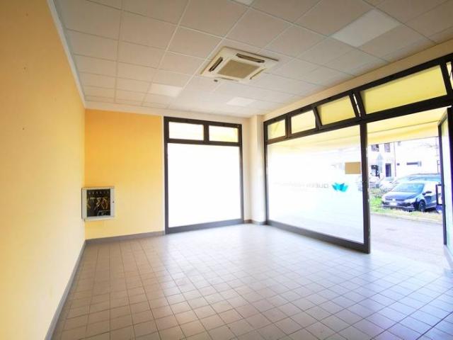Locale Commerciale in affitto a Cattolica, Reggio Emilia