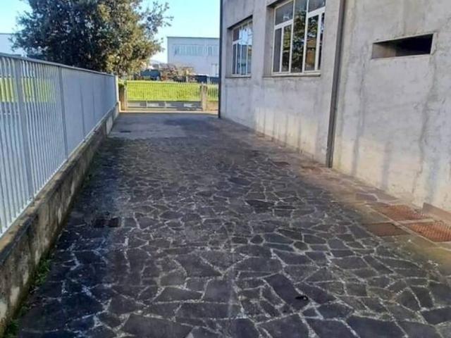 Locale Commerciale in affitto a San Giovanni In Marignano, Reggio Emilia