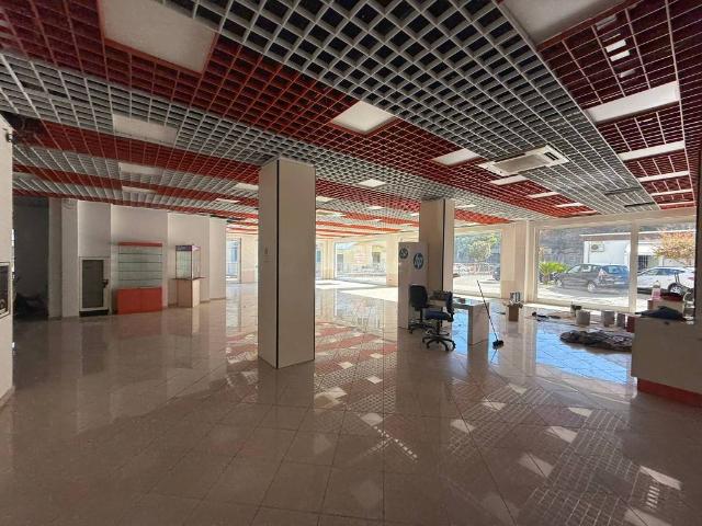 Locale Commerciale in affitto a San Giovanni Teatino, Chieti