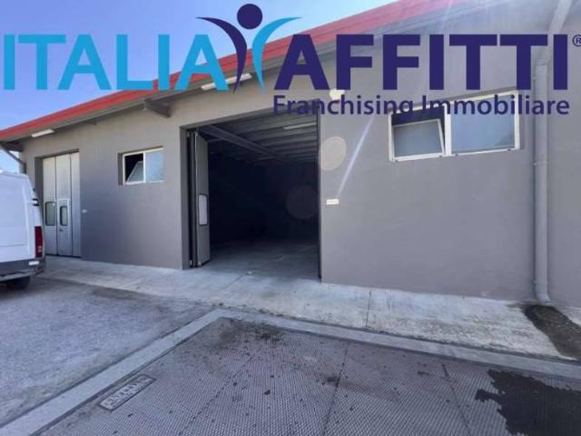 Locale Commerciale in affitto a San Giovanni Teatino, Abruzzo
