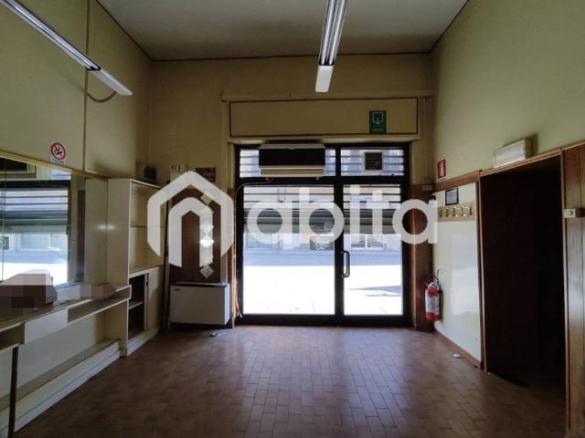 Locale Commerciale in affitto a Vetrivecchi, San Giovanni Valdarno