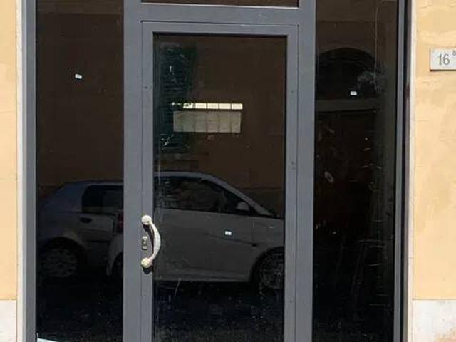 Locale Commerciale in affitto a Vetrivecchi, San Giovanni Valdarno