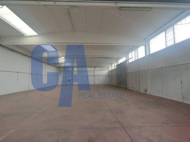 Locale Commerciale in affitto a Borgolombardo, San Giuliano Milanese