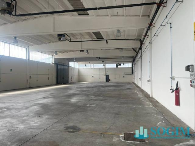 Locale Commerciale in affitto a Zivido, San Giuliano Milanese