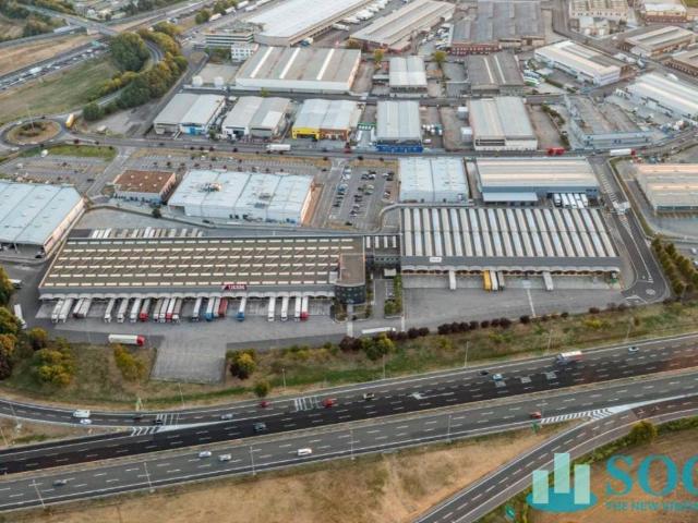 Locale Commerciale in affitto a Zivido, San Giuliano Milanese