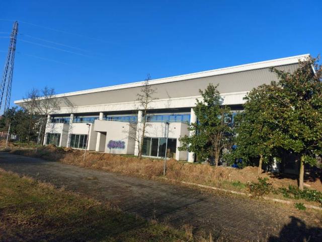 Locale Commerciale in affitto a Zivido, San Giuliano Milanese