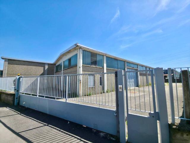 Locale Commerciale in affitto a San Giuliano Milanese, Lombardia