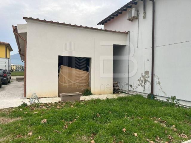 Locale Commerciale in affitto a San Giuliano Terme, Toscana