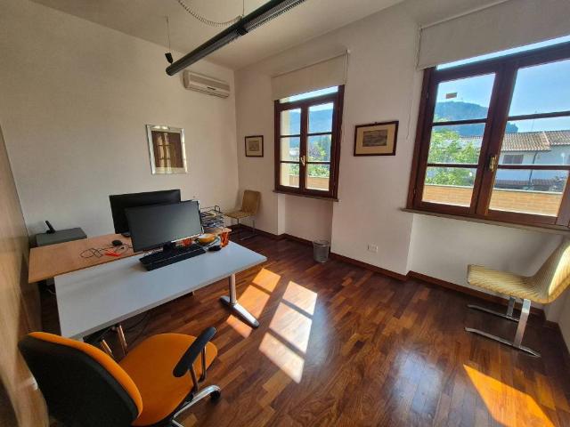Locale Commerciale in vendita a Gello, San Giuliano Terme