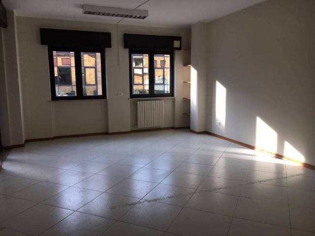 Locale Commerciale in affitto a San Giuseppe Vesuviano, Campania