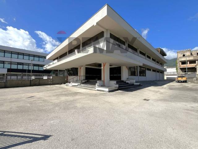 Locale Commerciale in affitto a San Giuseppe Vesuviano, Campania