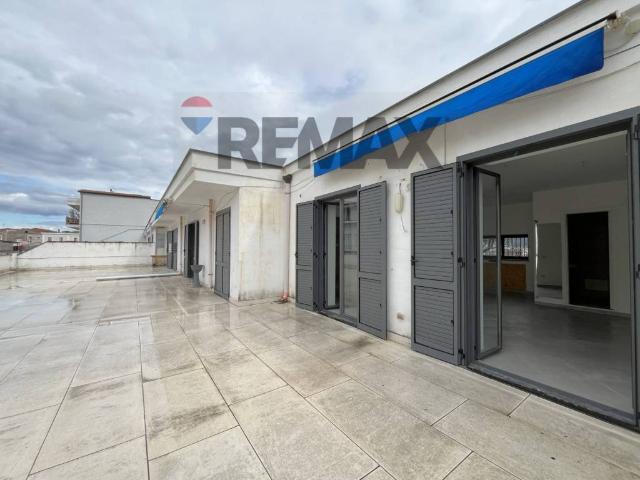 Locale Commerciale in affitto a San Giuseppe Vesuviano, Campania
