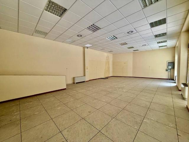 Locale Commerciale in affitto a San Giuseppe Vesuviano, Campania
