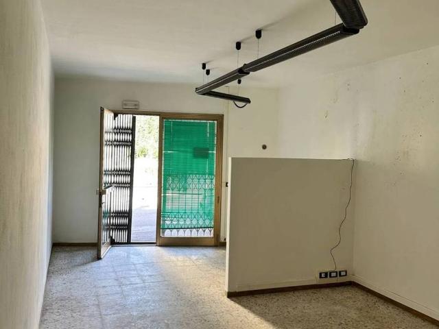 Locale Commerciale in affitto a Cospaia, San Giustino
