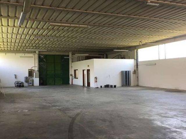 Locale Commerciale in affitto a Lama, San Giustino