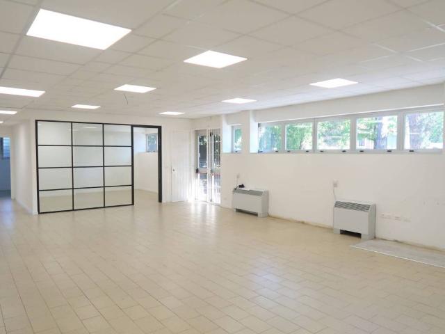 Locale Commerciale in affitto a Idice, San Lazzaro
