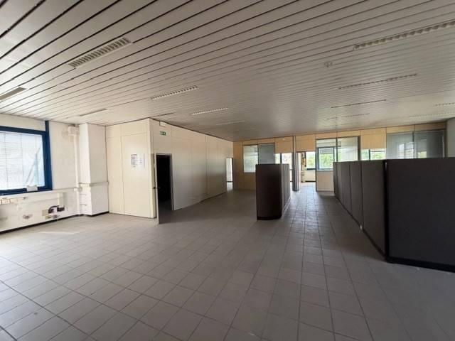 Locale Commerciale in affitto a San Lazzaro, Reggio Emilia