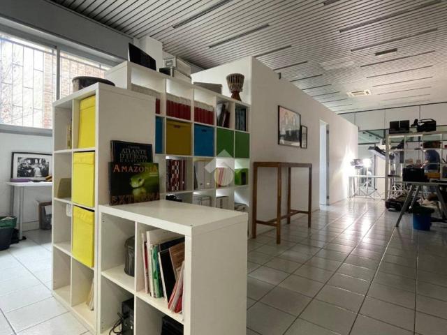 Locale Commerciale in affitto a Caselle, San Lazzaro