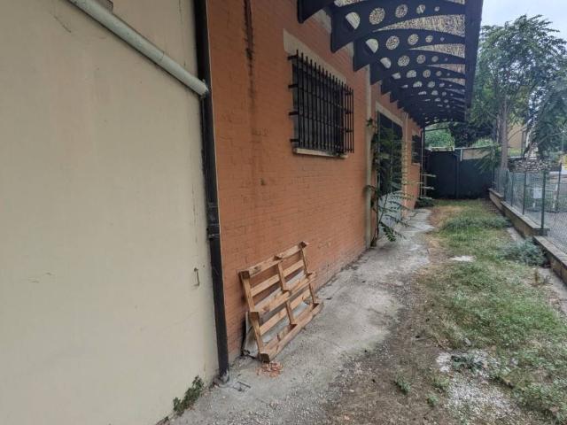 Locale Commerciale in affitto a Cicogna, San Lazzaro