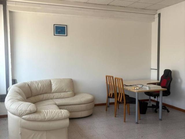 Locale Commerciale in affitto a Castiglia, San Lazzaro