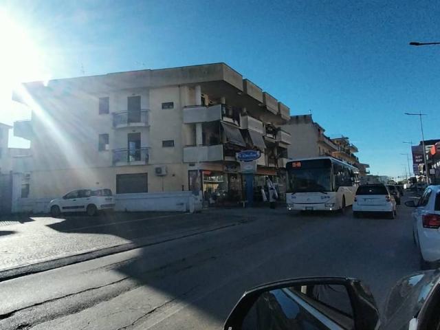 Locale Commerciale in affitto a San Marcellino, Campania