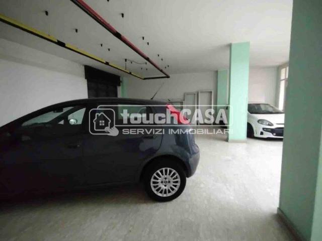 Locale Commerciale in affitto a San Marcellino, Campania