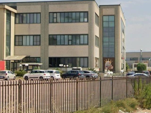 Locale Commerciale in affitto a Zona Industriale Marcianise Nord, Maddaloni
