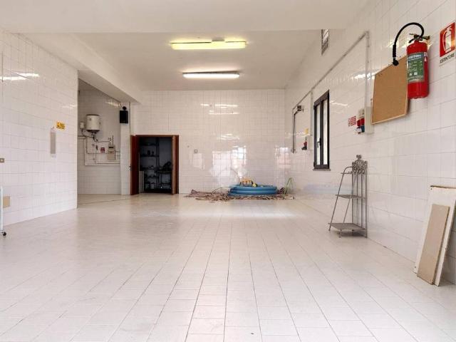 Locale Commerciale in affitto a Cenerente, Perugia