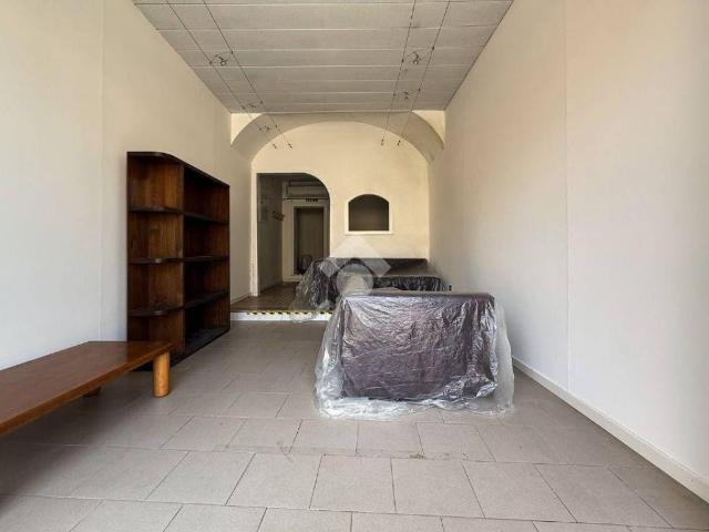 Locale Commerciale in affitto a Cenerente, Perugia